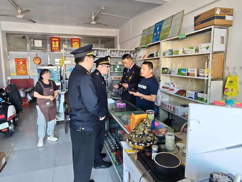 阿旗农牧局组织人员正在开展农药兽药综合整治排查工作1.jpg